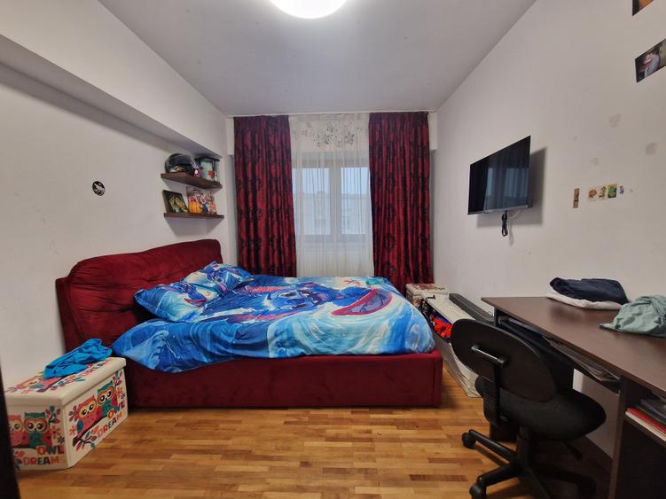 Navodari (Sud)- 3 camere decomandate, mobilat-utilat, etaj 3/4 - 19