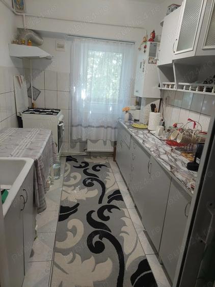 Apartament cu 4 camere, etaj 3, zona Ultracentral; - 2