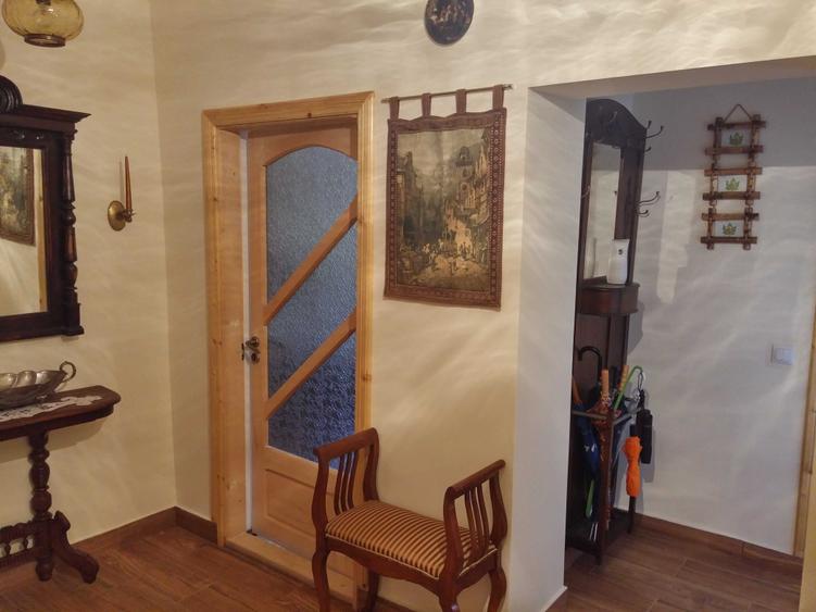 Apartament cu 2 camere decomandat în Băile Olănești