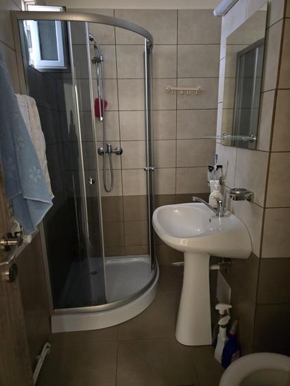 Apartament 4 camere, 3 băi, complet renovat, etaj 2, balcon, sub prețul pieței - 8