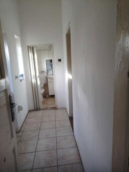 Inchiriez casa la curte sector 2 langa parc - 1