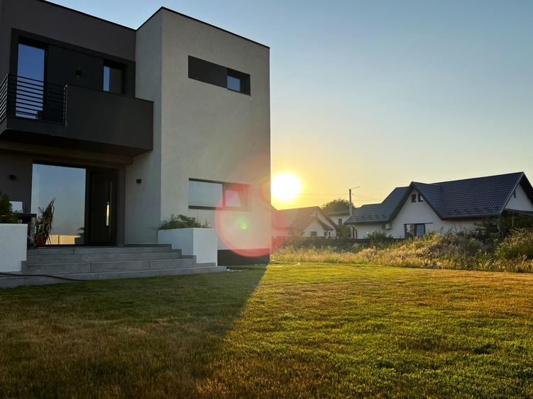 Domnești - Casă modernă, P+1, 5 camere, 4 dormitoare, construcție premium - 1