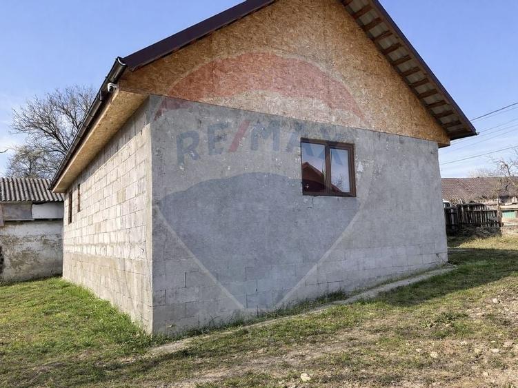 Casă / Vilă cu 3 camere de vânzare, Buhoci, jud Bacău - 3