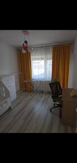 Casă cu 4 camere decomandat cu Teren 303 Mp în Central