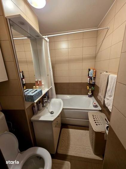 Apartament cu 2 camere decomandat în Tei