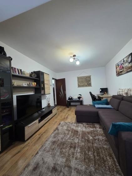 Etaj 1-Tg.Cucu-Pod de Fier -2 Camere Decomandat 72mp-bloc 86' - 8