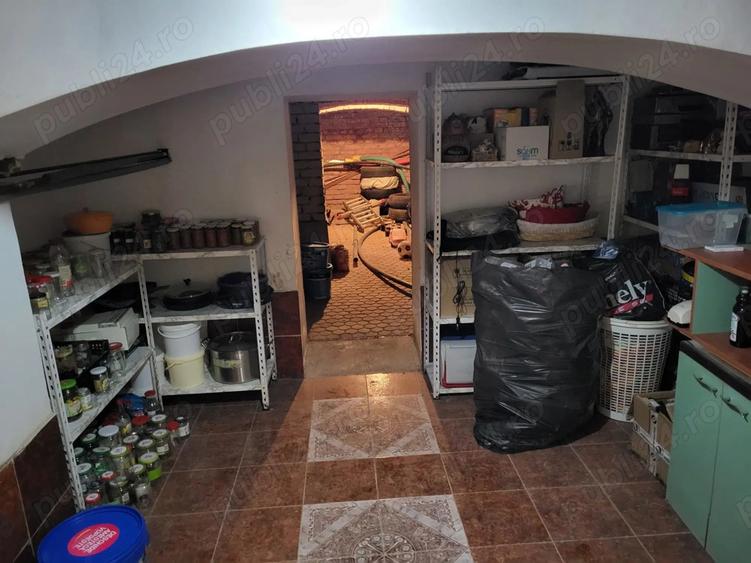 Vand casa cu piscina interioara - 10