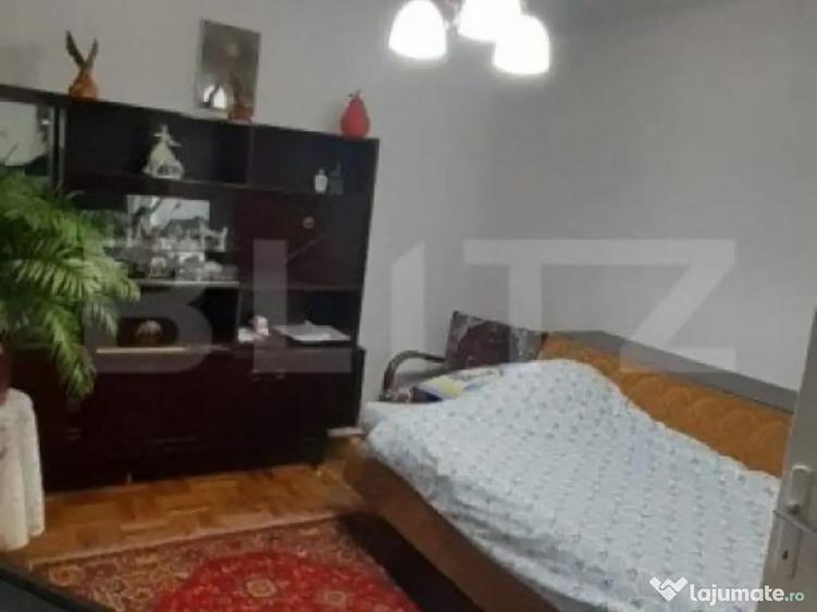 Casa de vanzare, cu 3 camere, 138 mp, zona Calea Domneasca - 1