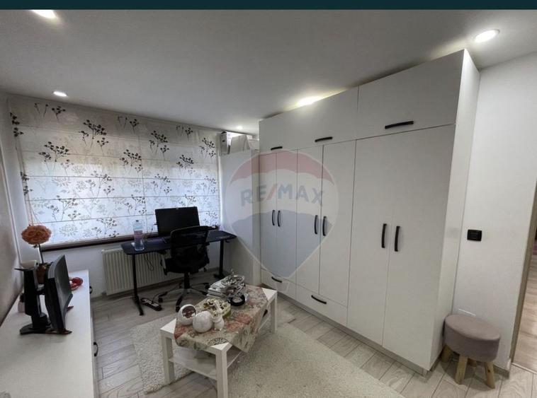 Apartament 4 camere modificat in 3 Zona CEC - 1
