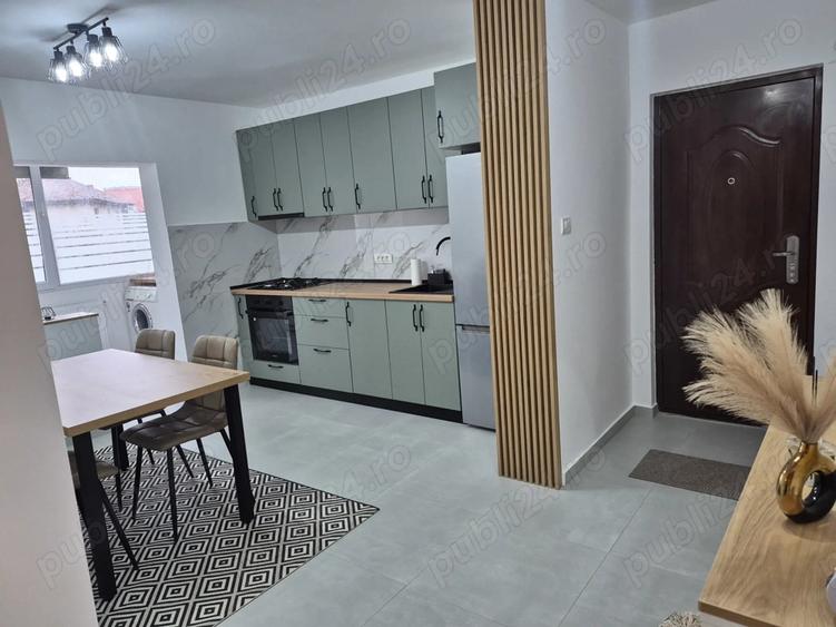 Proprietar ,inchiriez ap 2 camere decomandat - 2