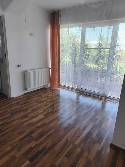 Casă cu 2 camere în Turnișor