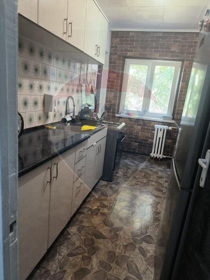 Vanzare ap 3 camere 2 bai etaj 1 complet decomandat  zona Miorita - 10