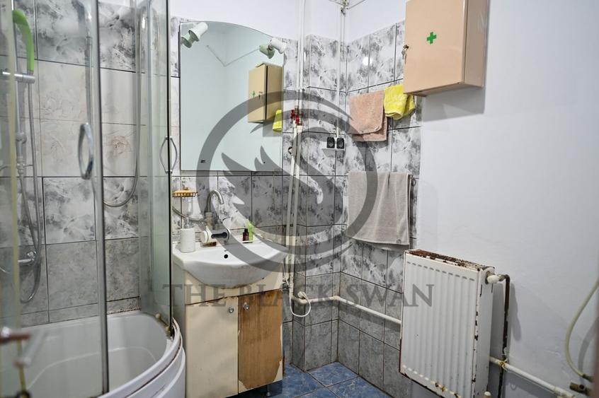 Casa cu 7 camere de vanzare | Zona Centrala, Baicoi | Comision 0% - 29