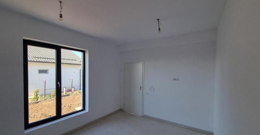 Casa individuala - 3 camere 2 bai - 475 mp teren - 15 min statie STV - 1