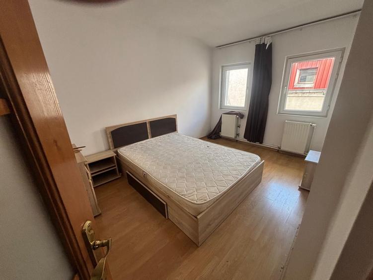 Apartament 3 camere Tg. Cucu - Golia - 4