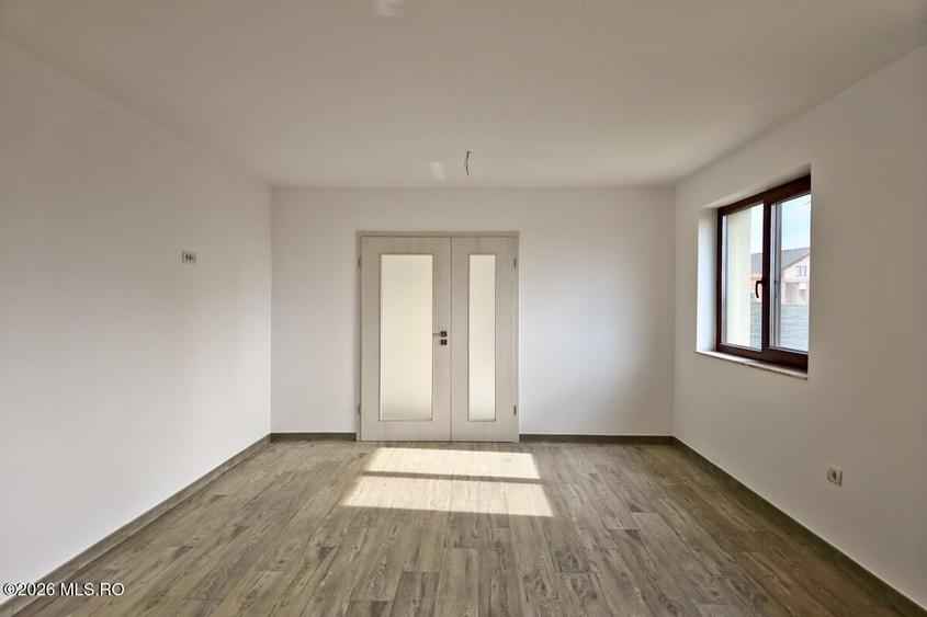 Giarmata - Casa P+1, 4 Dormitoare, 4 Bai, Garaj, Beci, Teren 556 Mp - 6