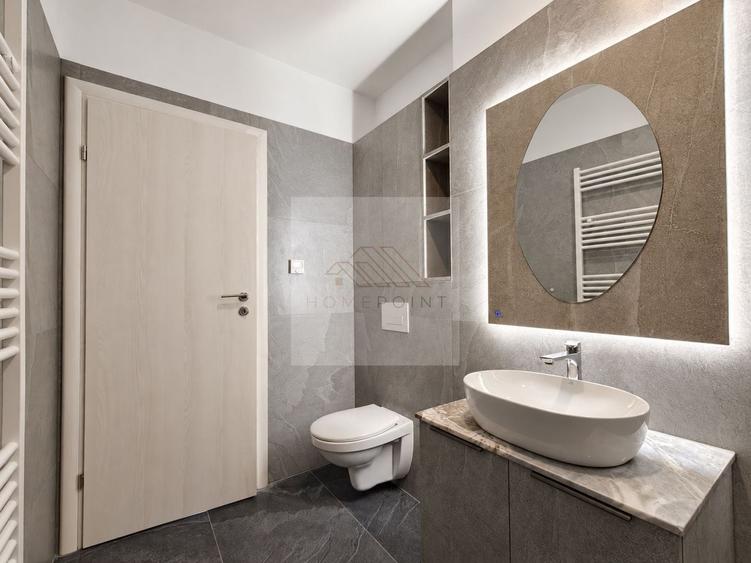 Apartament cu 3 camere decomandat, mobilat în Tractorul