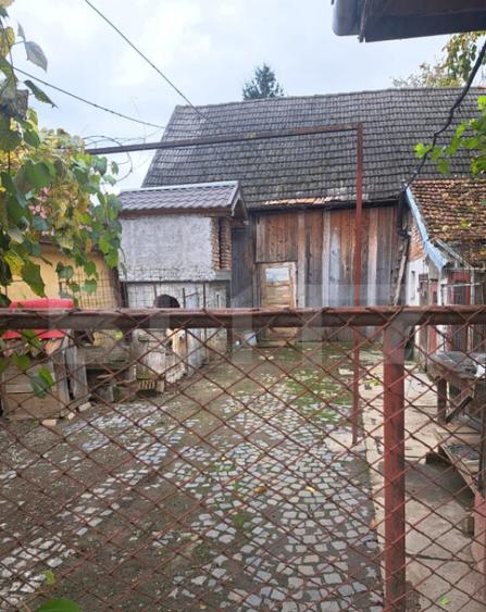 2 case lipite, ideale pentru 2 familii Harman, la doar - 36