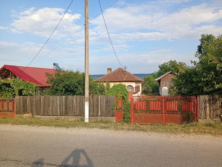Casă cu 4 camere în Micești