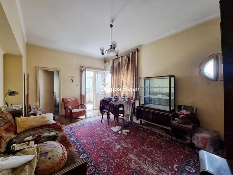 Cismigiu // Curte in proprietate // Vila renovata - 1