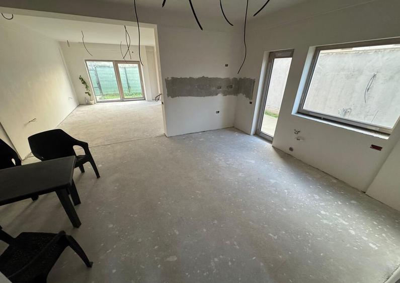 Casa de vanzare Duplex zona Carrfour - 27