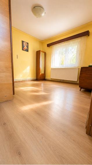 Vând apartament cu 2 camere, centrala, bloc anvelopat, termopane, parter înalt - 8
