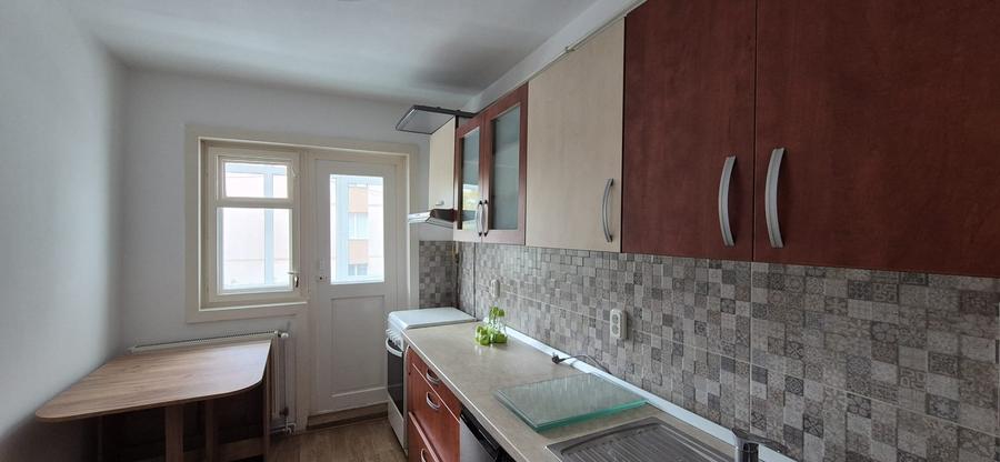 De inchiriat ap 3 camere -Dambu Pietros - cu/fara garaj sub bloc - 2