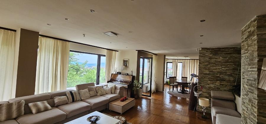 Casa individuala, 7 camere, 5 bai, 5 parcari,curte, rooftop- Europa - 3
