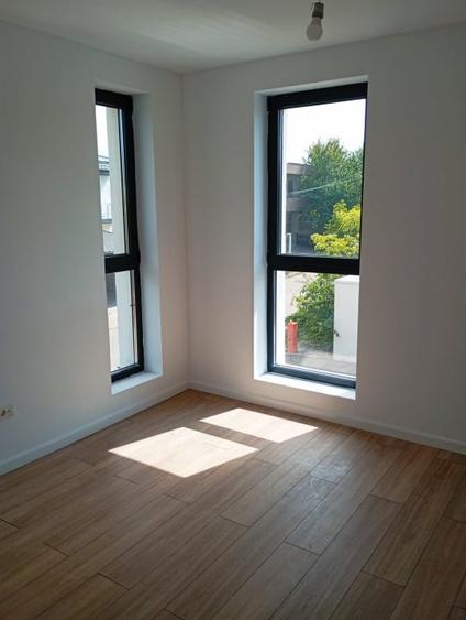 Vila Tunari str. Paris, 5 camere, curte 300  mp, 400 mp construiti - 20