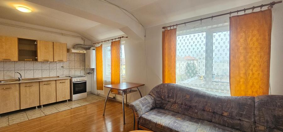Vand apartament de 2 camere situat la mansarda pe un singur nivel,Scoala de Inot - 2