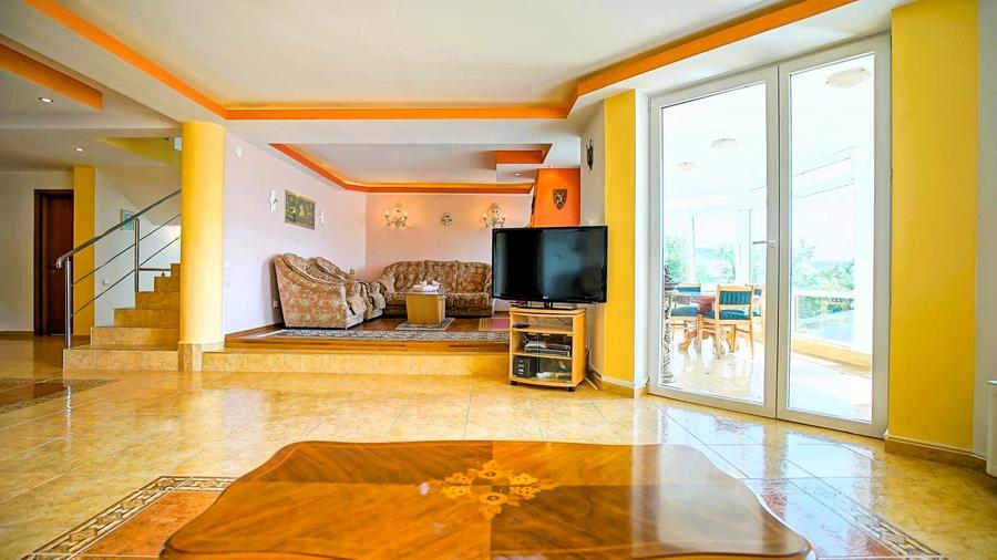 Proprietate unică pe malul lacului Moacșa – liniște, rafinament, eleganta - 17