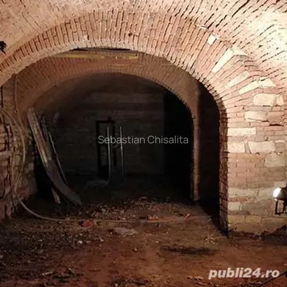 De inchiriat beci neamenajat, zona Liberta?ii