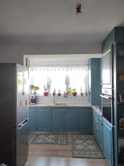 Apartament cu 2 camere decomandat, mobilat în Central