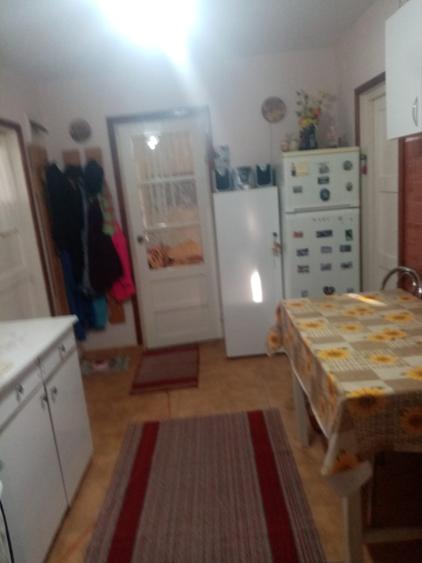 Vand casa in sat Moisa,la 30km de TG-M,cu 2 camere,mobilat si utilat,teren 26 ar - 7