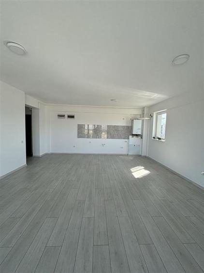 Bloc nou, decomandat, etaj 1, Brasov - 2