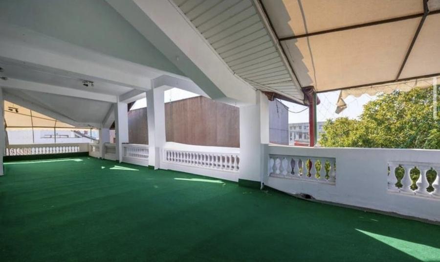 Casa individuala / Spatiu comercial / Clinica | 335 mp, curte proprie | Baicului - 18