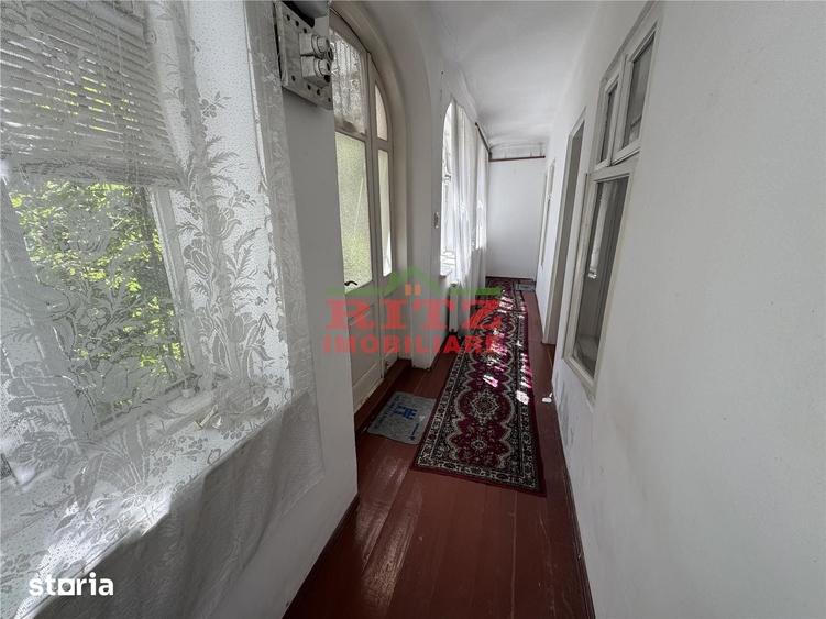 Casă cu 4 camere cu Teren 211 Mp în Orașul de Jos