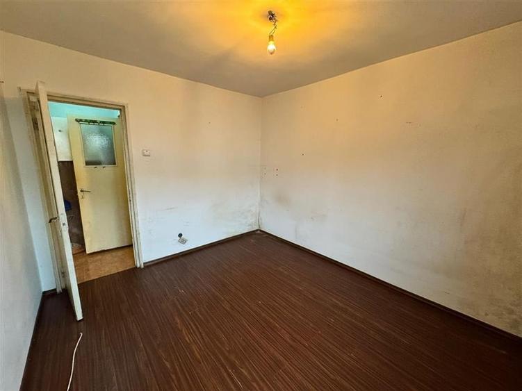 2 camere, zona sud, etaj 3/4, izolat, termopan (necesita renovare) - 6