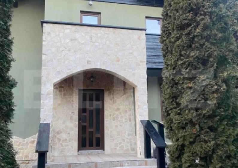 Casa de vanzare, cu 4 camere, 268 mp + teren 786 mp, zona-M - 14