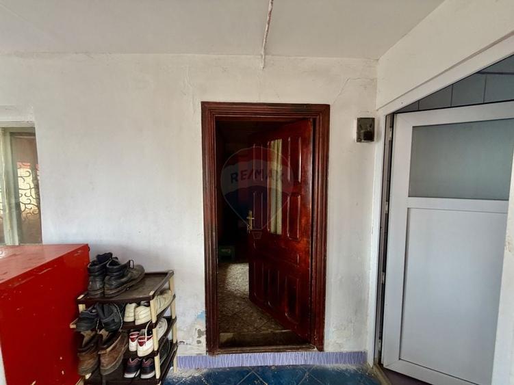 Casă cu 4 camere si teren 7727 mp Blidari - 11