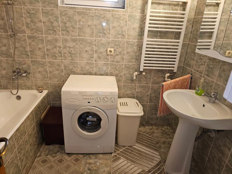 Chitila Sector 1-Bacului-P+1+M-5 camere, 2 bucatarii, 2 bai,2 centrale,400000€ - 6