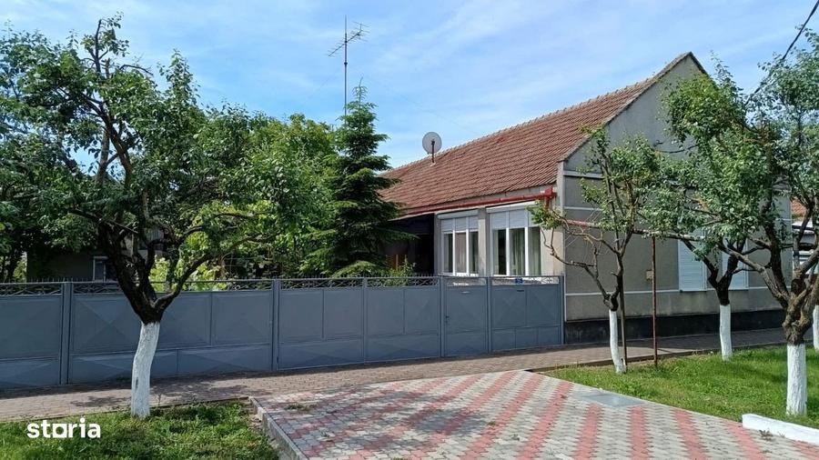 Casa individuala -Carani+teren 745 mp-strada asfaltata - 5