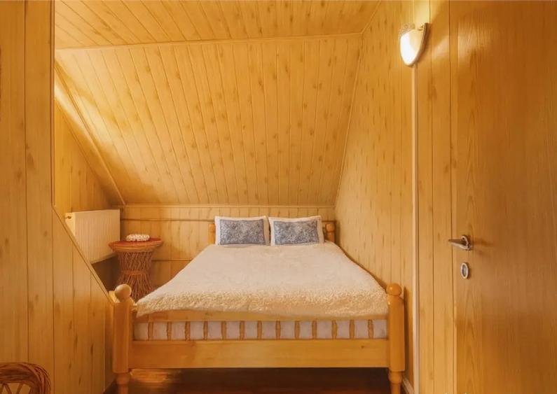 OFERTA REZERVATA!!Refugiu montan,cu 2100 mp domeniu verde,ar - 3