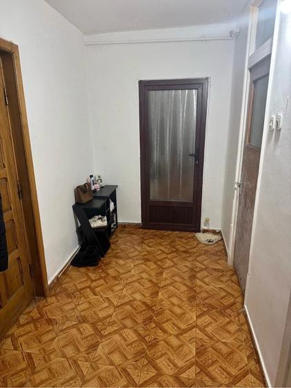 Apartament cu 2 camere decomandat în Frații Golești