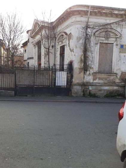 Casă individuală cu 20 camere cu Teren 566 Mp în Unirii