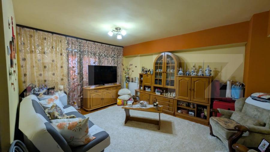 Apartament cu 3 camere decomandat în Central