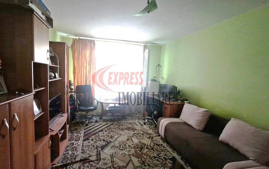 Apartament cu 3 camere semidecomandat în Titan