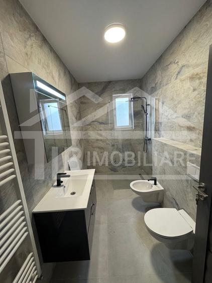 Casă individuală cu 4 camere cu Canalizare în Unirii