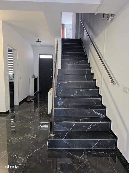 Casă cu 4 camere cu Teren 30 Mp în Central
