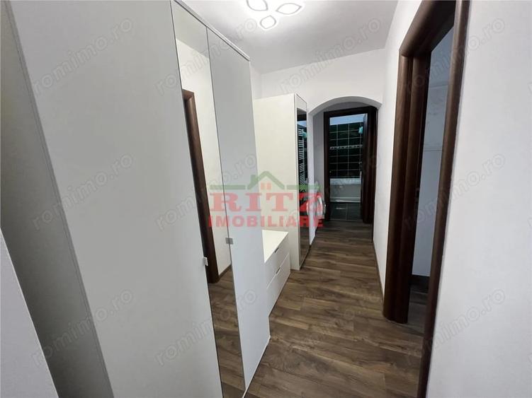 Apartament cu 3 camere decomandat în